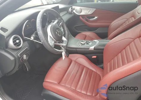 2021 Mercedes-Benz C 300 z USA, uszkodzony, nr VIN W1KWJ8DB2MG056669